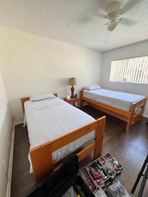 Private Room - Cozy Stay Exclusive Walk of Fame Star Experience